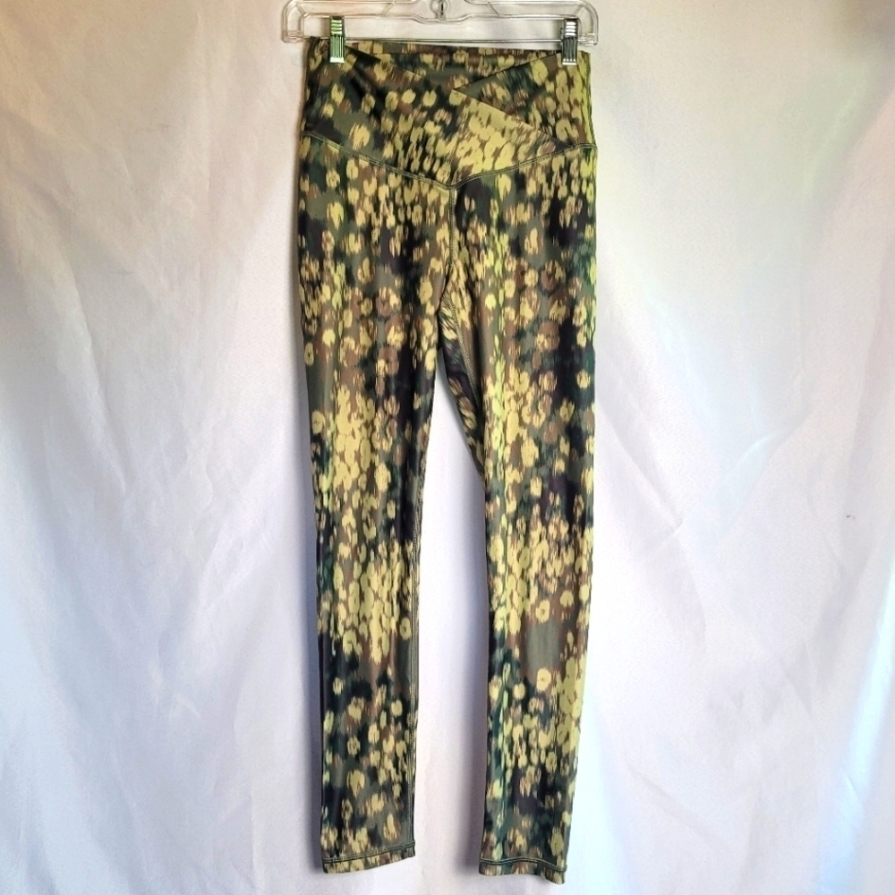 Offline by Aerie High Rise 7/8 Leggings Green Pattern Size Medium VFit